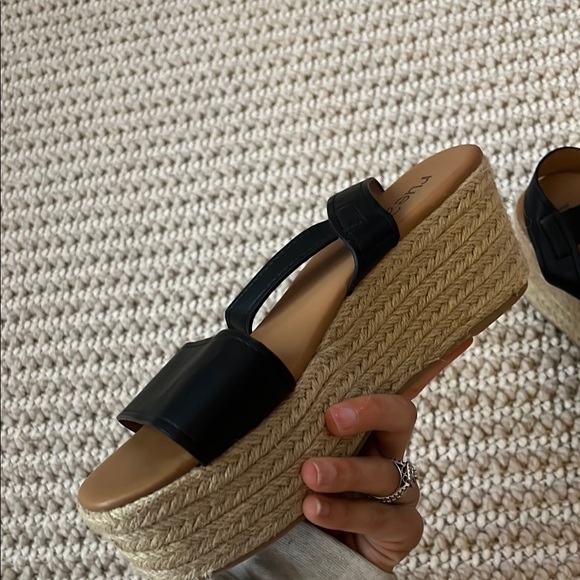 Rue21 Black and Tan Platform Sandals with Modern Design - Picture 3 of 9